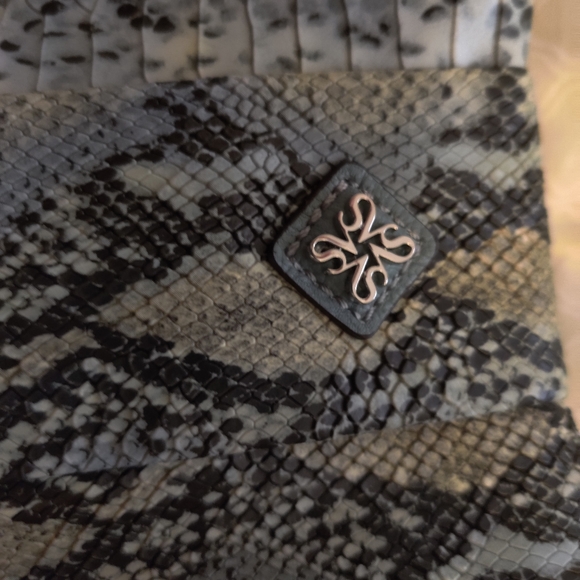 Simply Vera wristlet - Picture 3 of 4